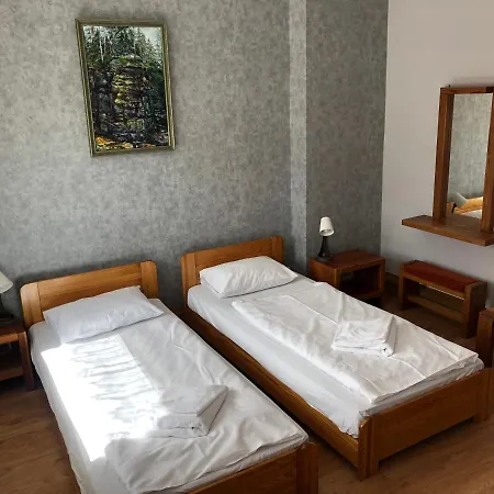 Πανσιόν Raad Na Uroczysku 3*